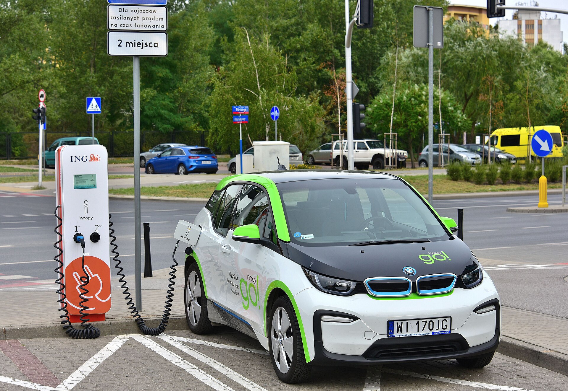 Punkt ładowania samochodów elektrycznych ul. rtm. Witolda Pileckiego w Warszawie